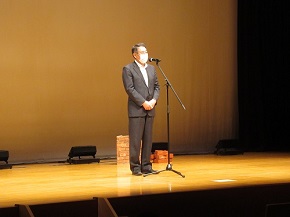 日本とウズベキスタンの国交樹立30周年を記念し設立された「日本ウズベキスタン文化センター」が主催する催しが開催され、来賓として挨拶しました。