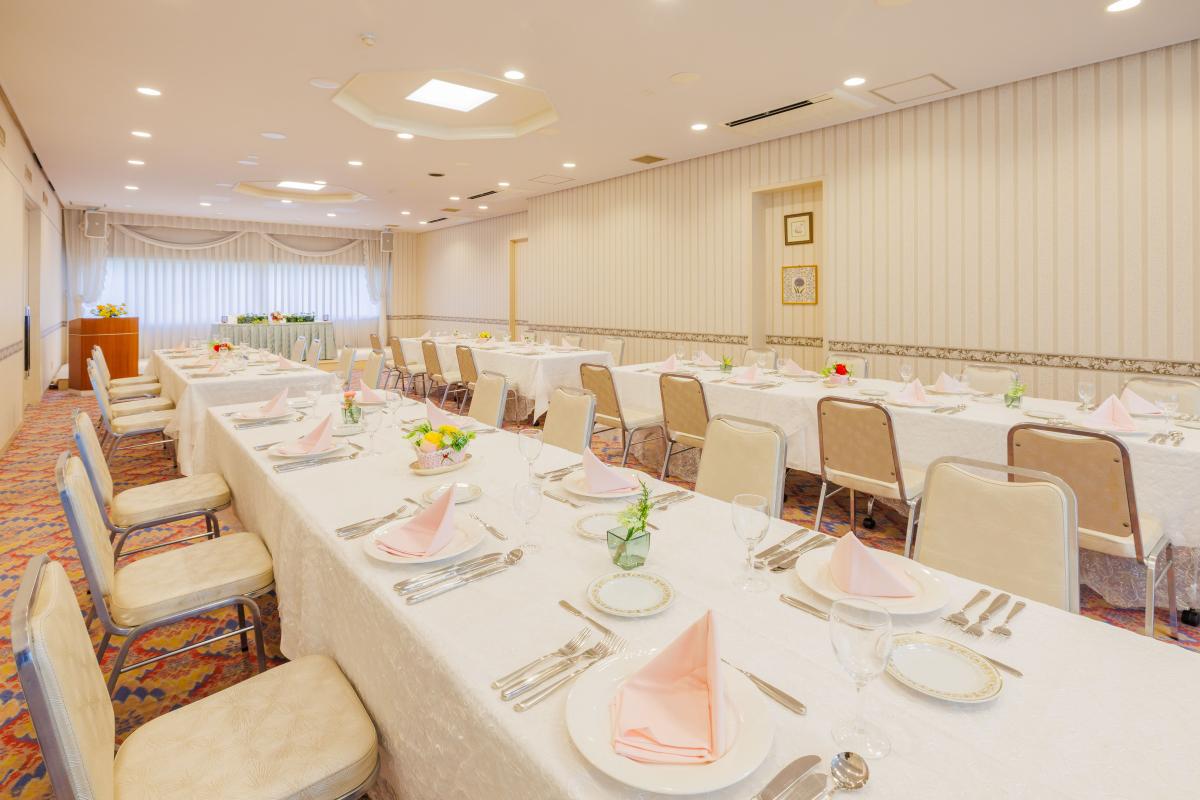 宴会室「末広」