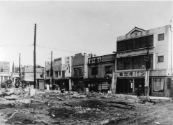 建物強制疎開後の阿佐ケ谷駅前(昭和20年)