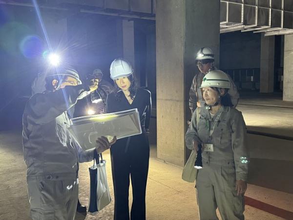 視察の様子2