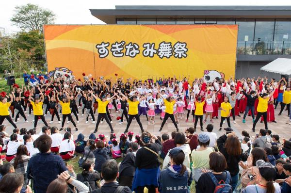 過去のすぎなみ舞祭の様子