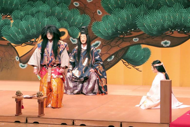 里神楽（さとかぐら）