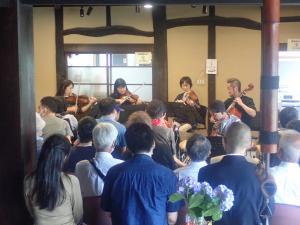 過去の出張コンサートの様子