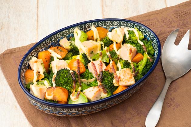 まるごとブロッコリーと皮つきにんじんのバジルマヨベイクドサラダ