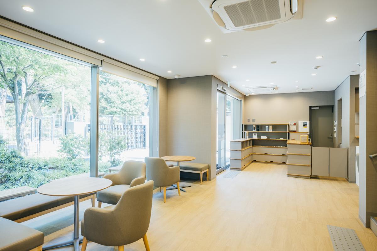 荻外荘展示棟1階ショップ・カフェ