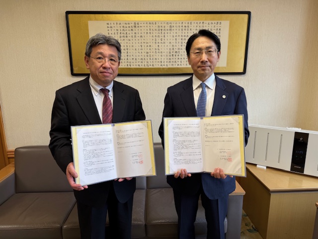 教育長と第一東京弁護士会弁護士の写真